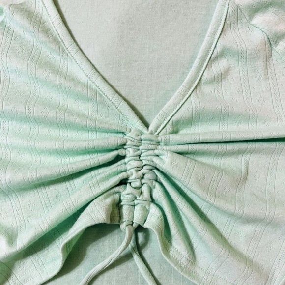 COLSIE Mint Crop Top Short Sleeves Stretch Shirred Front Size S V‎ Neck NWT - Picture 4 of 7